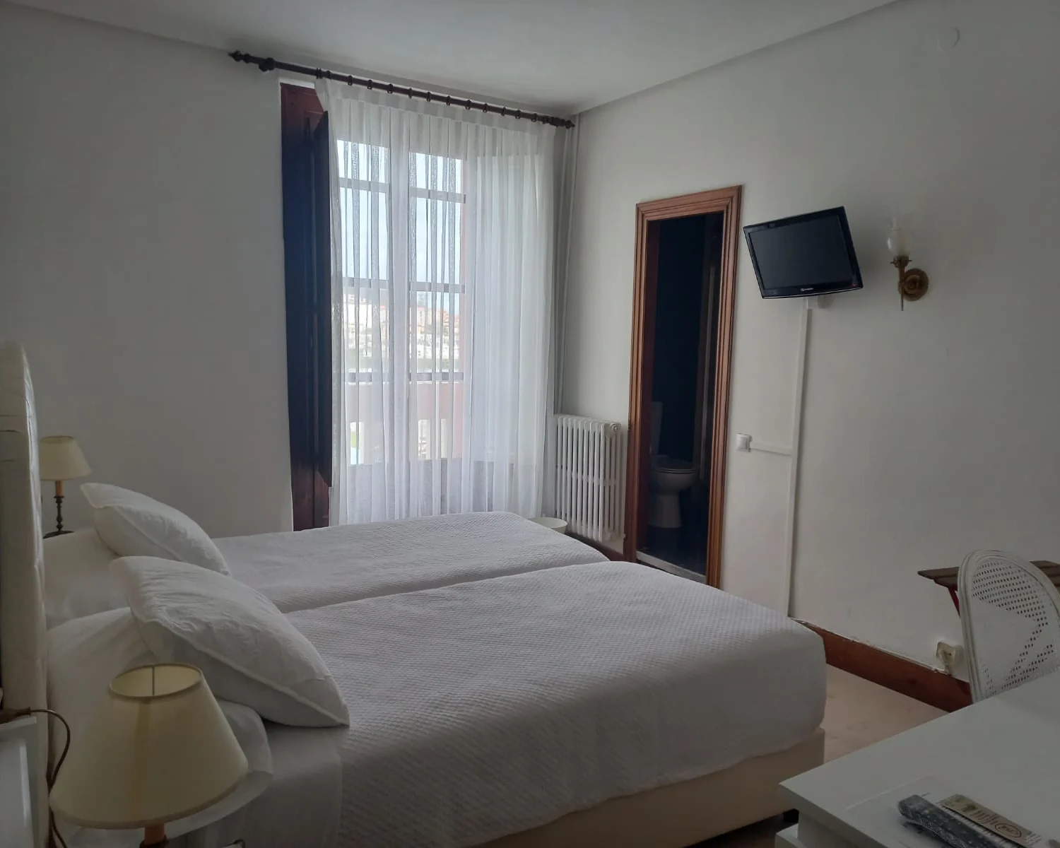 Hostal con buena relación calidad-precio Hostal con buena relación calidad-precio